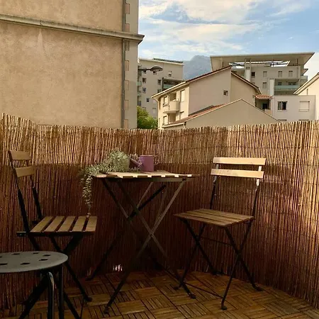 Hiker's Spot - Parking A/c Center *