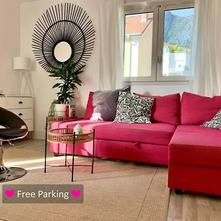 Hiker's Spot - Parking A/c Center Apartment