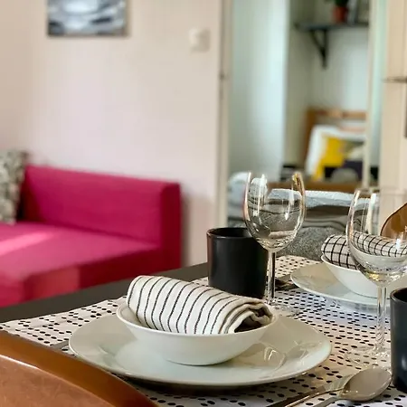 Hiker's Spot - Parking A/c Center